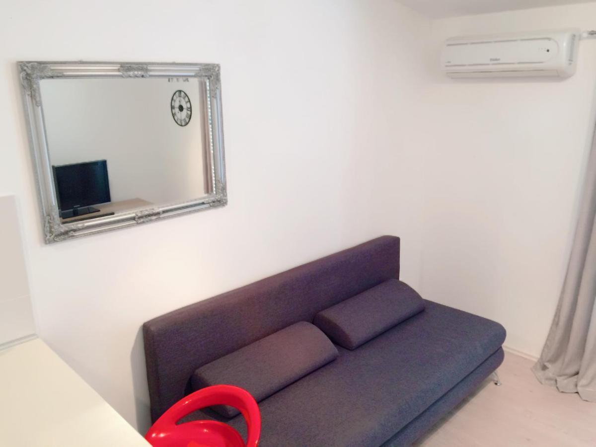 Apartment Cesarica Esterno foto