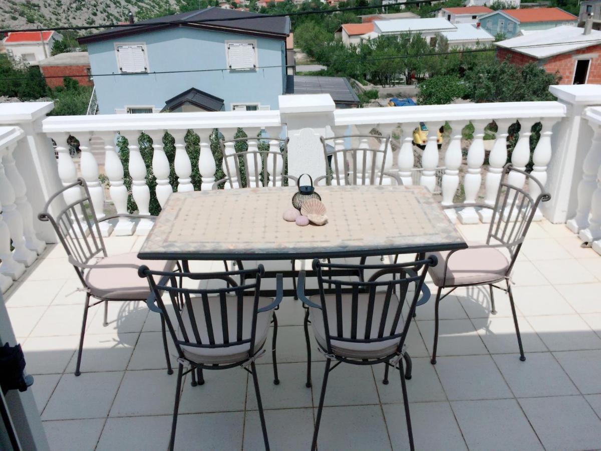 Apartment Cesarica Esterno foto