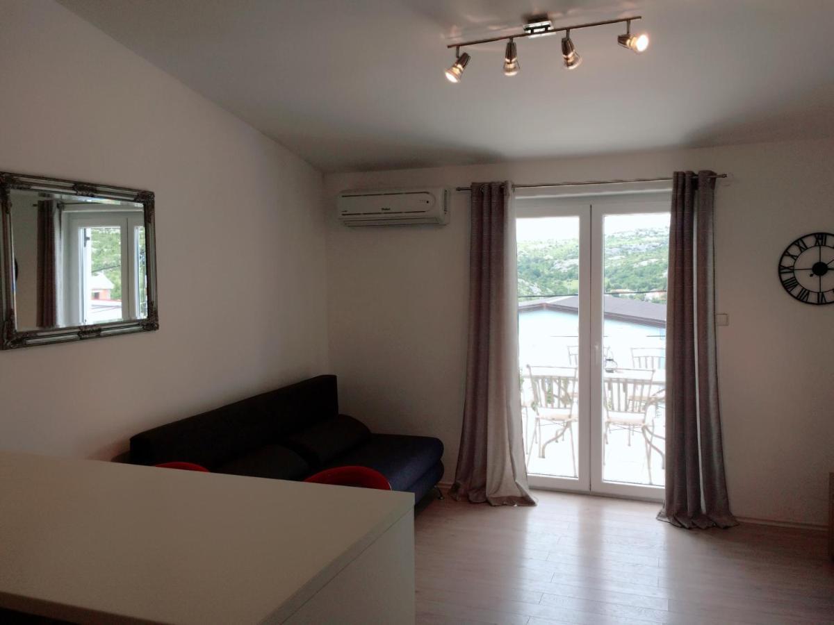 Apartment Cesarica Esterno foto
